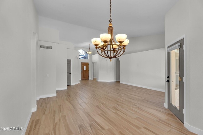 Building Photo - 6245 E Star Valley St