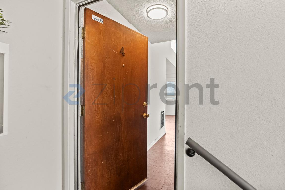 Building Photo - 2837 55th Ave