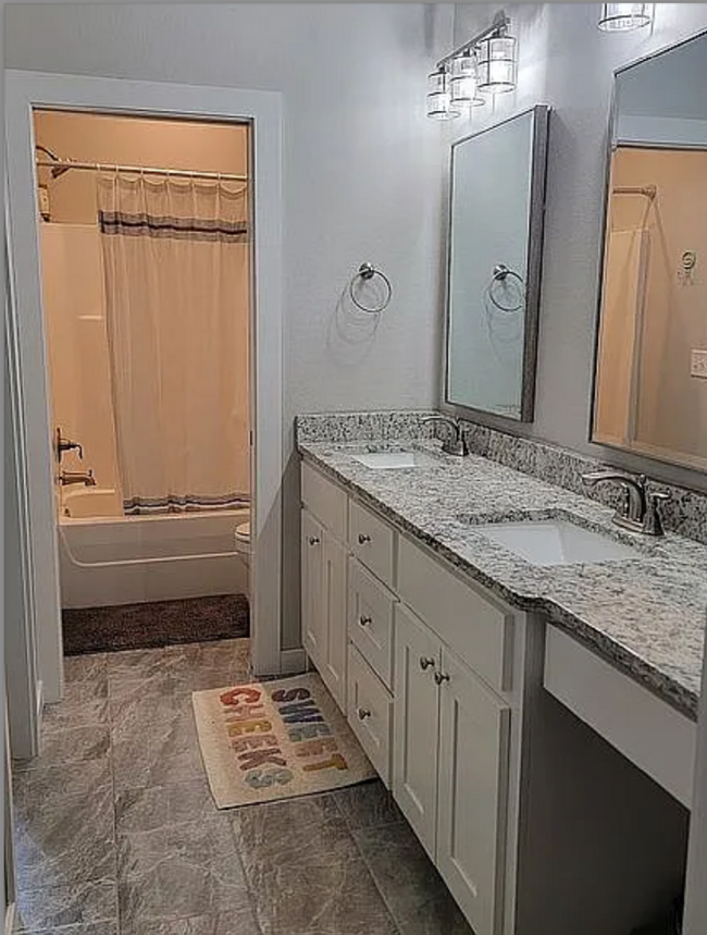 Building Photo - 3 Bedroom 2 Bath Home in Bella Vista COMIN...