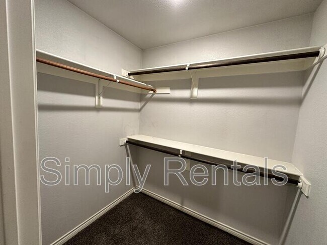 Building Photo - 1310 Sabine St