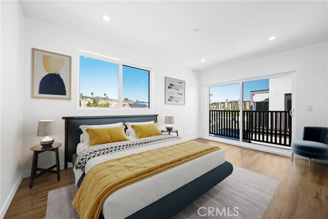 Building Photo - 1340 N Kingsley Dr