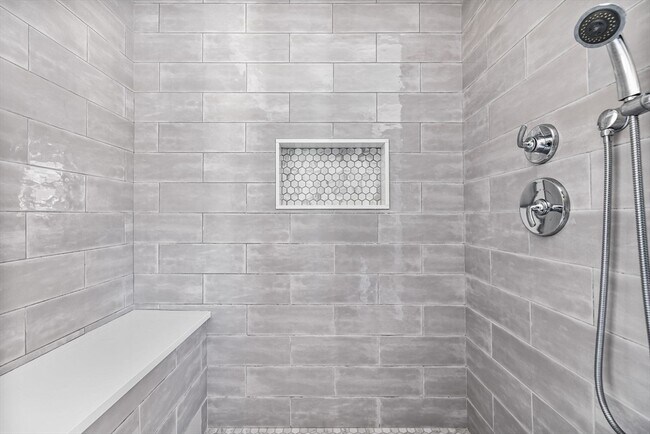 Building Photo - 83 Centre St