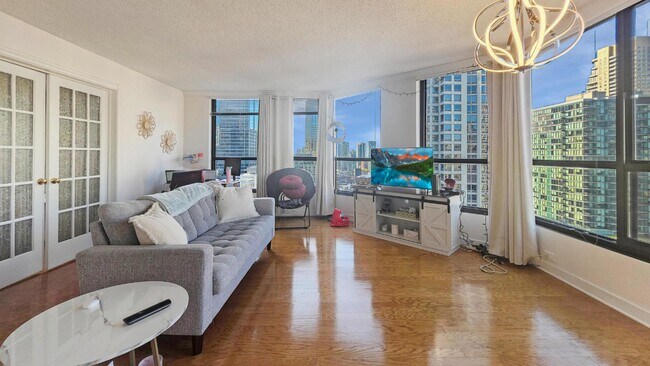 Building Photo - 405 N Wabash Ave