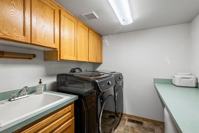 Building Photo - Unfurnished - 5BR - 3.5BA Forest Retreat in Northwest Bend