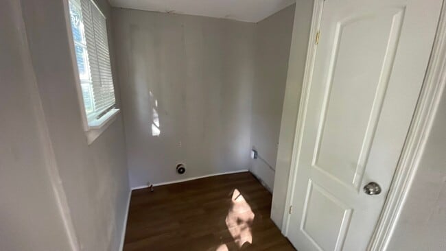 Building Photo - 609 Voris St