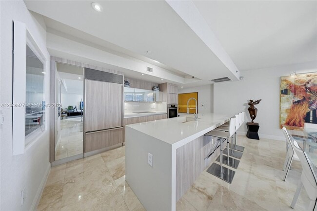Building Photo - 17201 Collins Ave