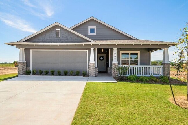 Building Photo - Craftsman-Style Home | 4 Bed, 2.5 Bath | 2...