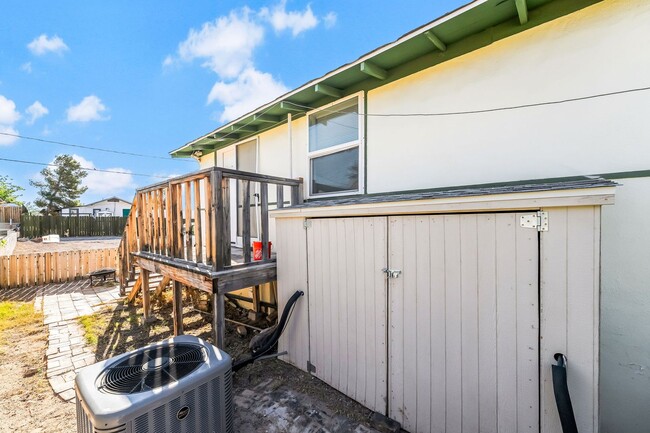 Building Photo - Avenue 663-C