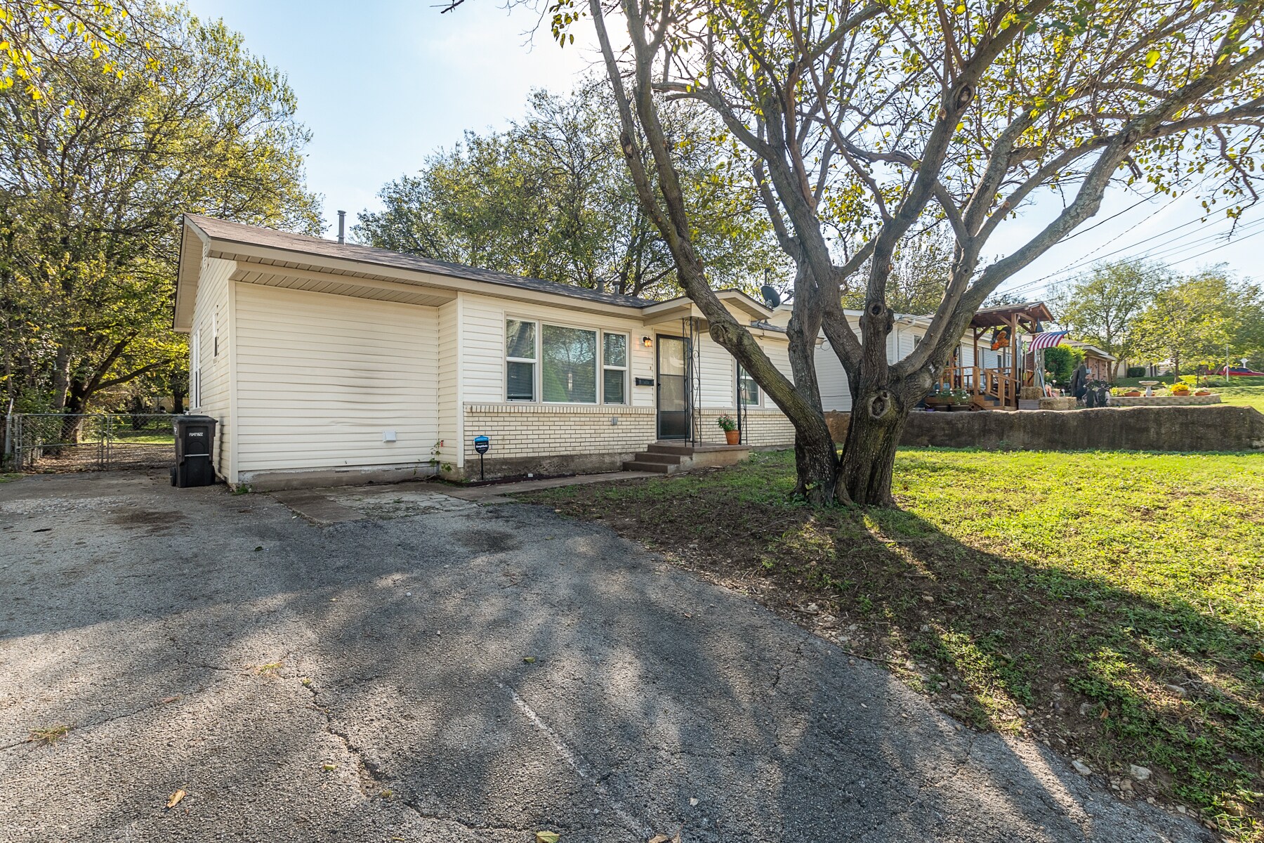 Building Photo - 3045 Olive Pl