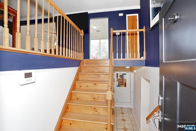 Building Photo - 173 Willowdale Ave