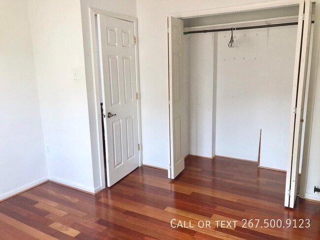 Building Photo - Renovated 2bd apt in Northern Liberties. D...