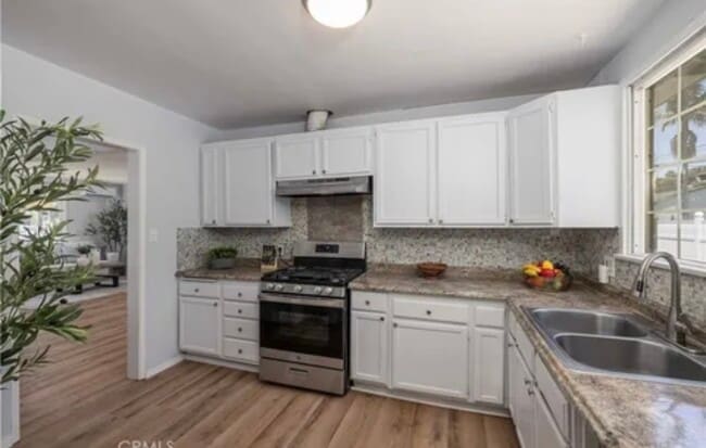 Building Photo - 12108 Dunrobin Ave