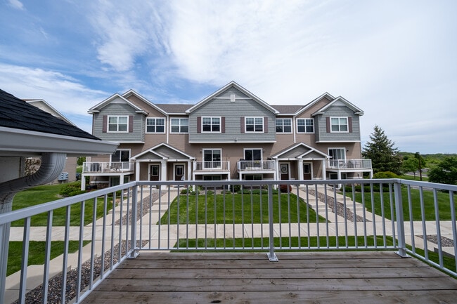 Building Photo - 9585 Madison Dr