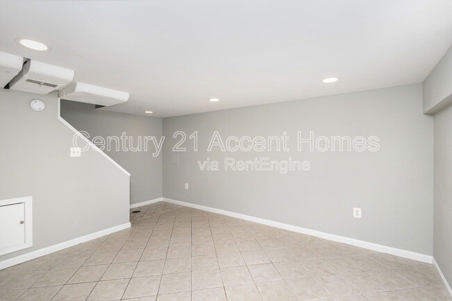 Building Photo - 2034 Arlington Terrace