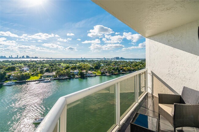 Building Photo - 5880 Collins Ave