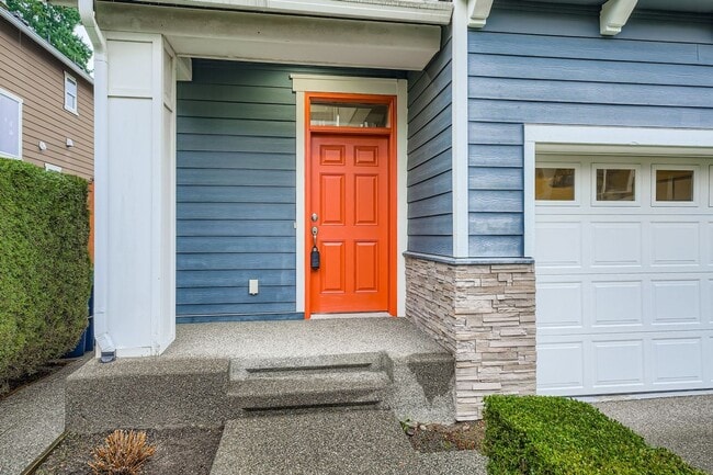 Building Photo - Stunning 3BD / 3BA Redmond Home. Spacious, Updated & Designed for Comfort!