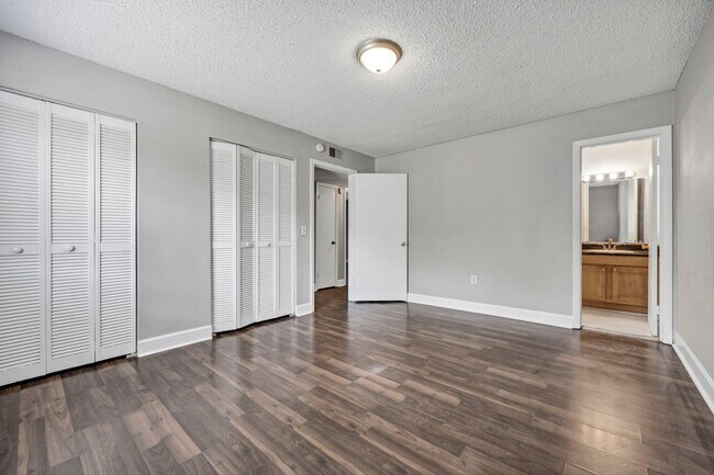 Building Photo - cpg4