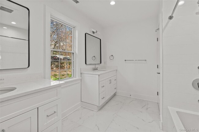 Building Photo - 26 Latimer Ln