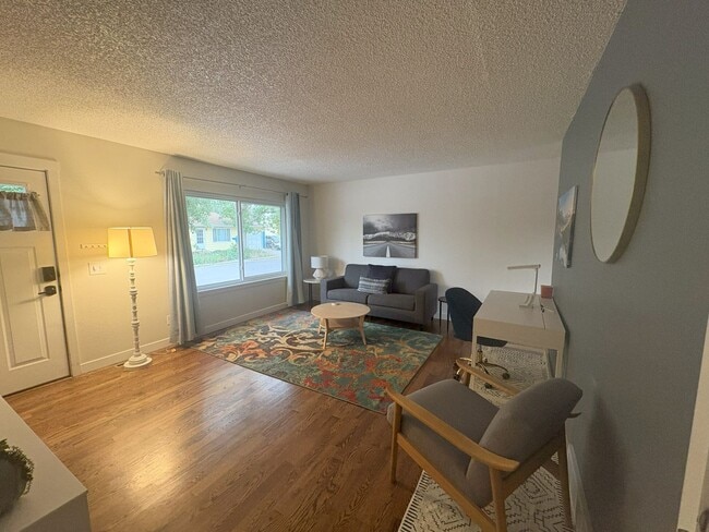 Building Photo - 2BD, 1BA Apartment for Lease in Lafayette