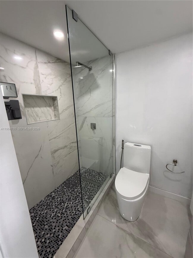 Building Photo - 1825 S Ocean Dr