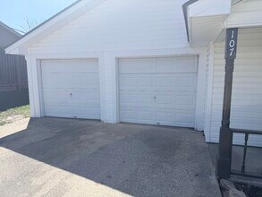 Building Photo - 107 Crystal Dr