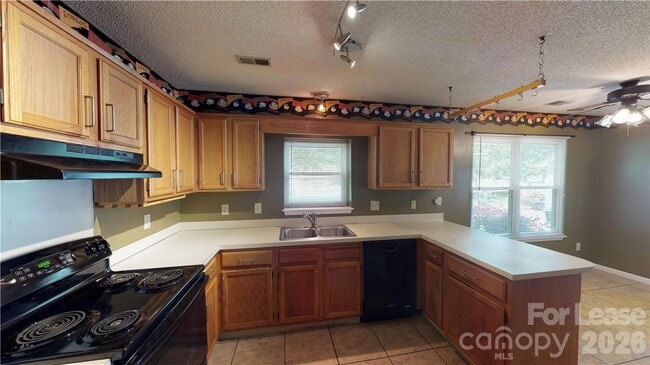 Building Photo - 13906 Glendevon Ct