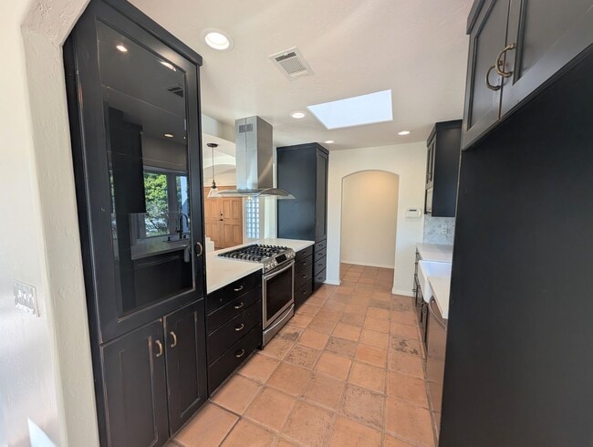 Building Photo - Private 2 Bedroom Plus Home in Vista!