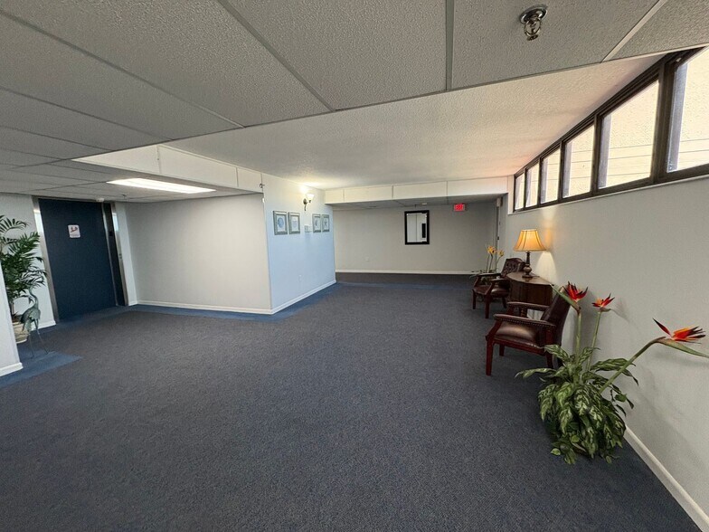Building Photo - 21405 Olean Blvd