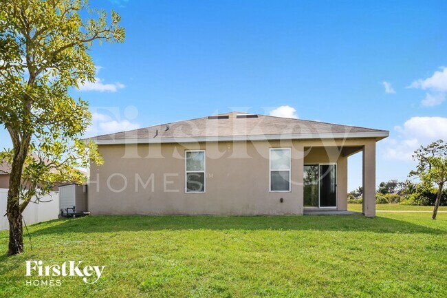 Building Photo - 2235 NW 6th Terrace