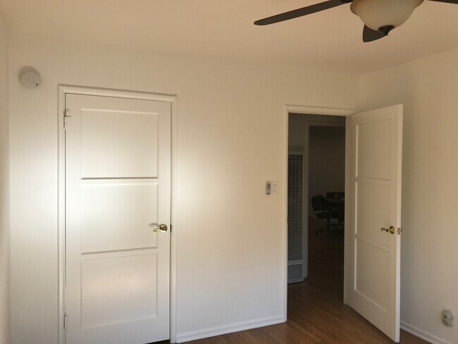 Building Photo - Prime Palms/Mar Vista are - 2+1