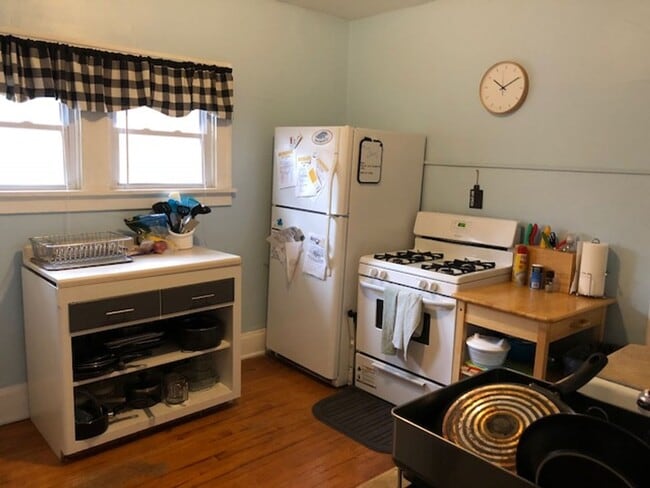 Building Photo - 3358 N Downer Ave