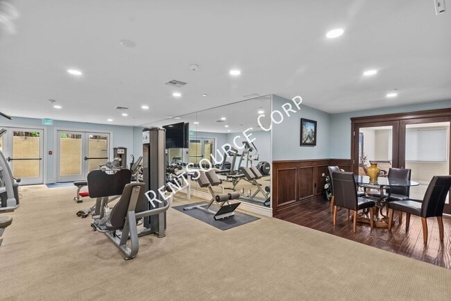 Building Photo - 12044 Hoffman St