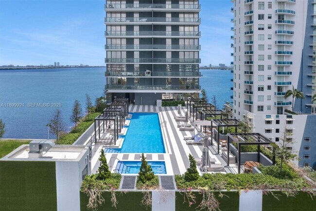 Building Photo - 788 NE 23rd St