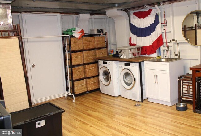 Building Photo - 3606 Barkley Dr