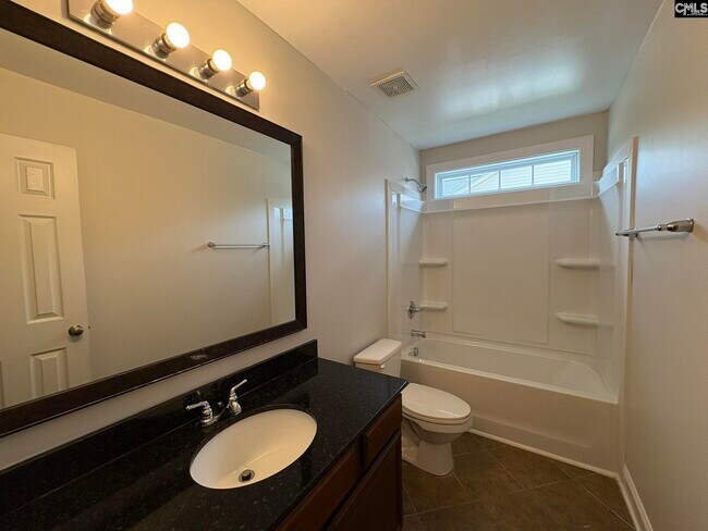 Building Photo - 137 Rossmore Dr