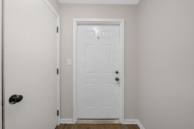 Building Photo - 125 Tandy Dr