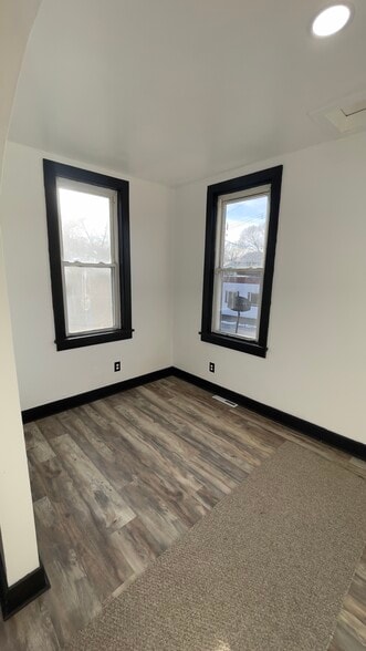 Building Photo - 308 9th St