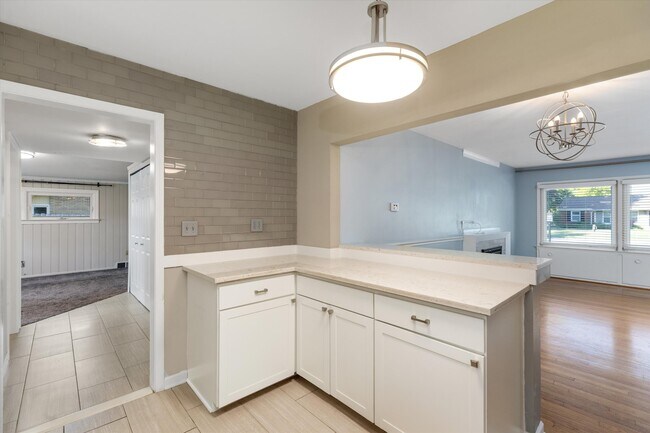 Building Photo - 4047 Ledgestone Dr