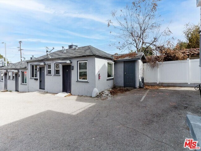 Building Photo - 11472 Ventura Blvd