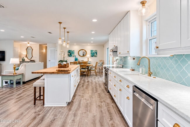 Building Photo - 4608 Sunset Dr