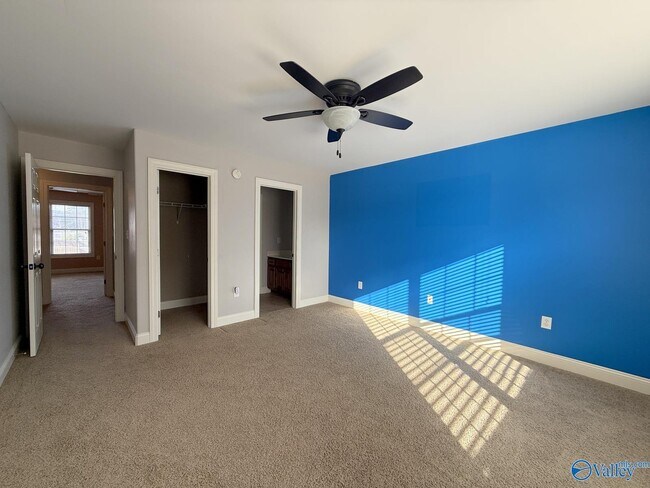 Building Photo - 118 Crystal Lake Dr