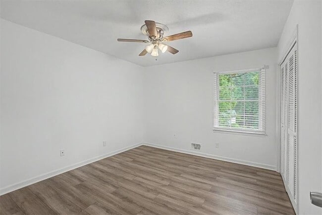 Building Photo - 2985 Fredrick Dr