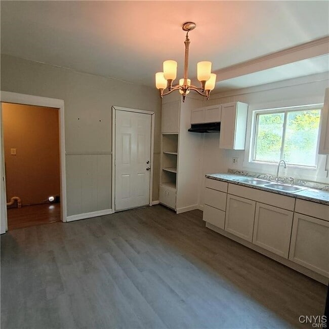 Building Photo - 227 Hixson Ave