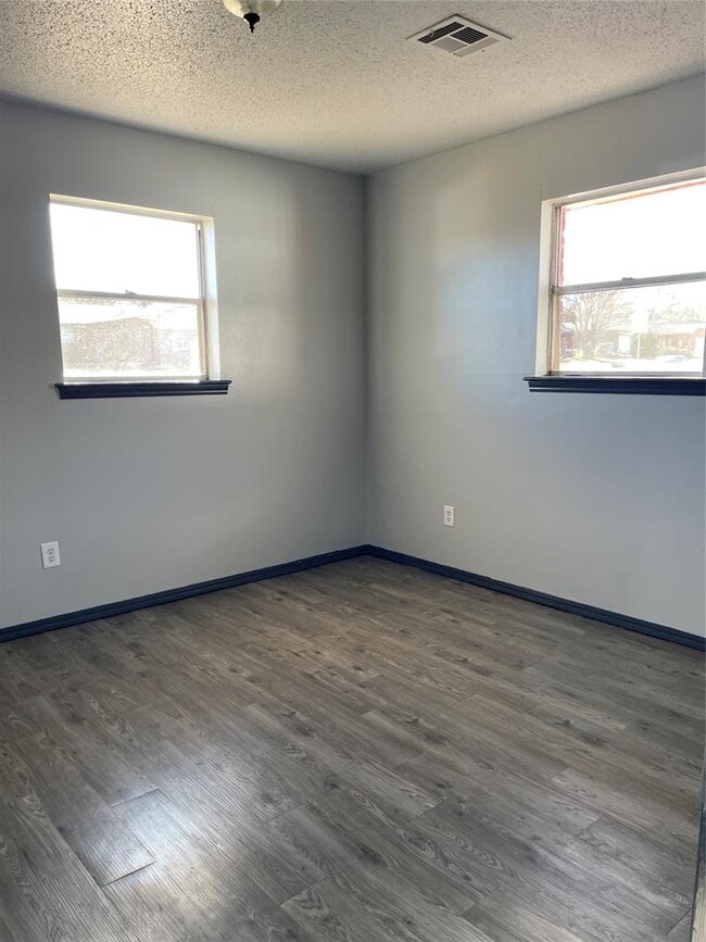 Building Photo - 205 NW 85th St