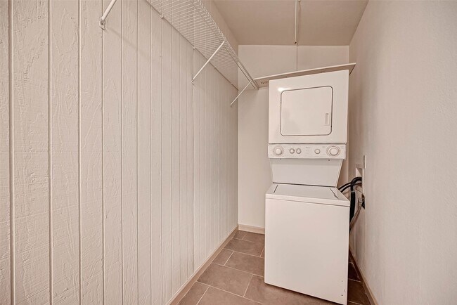 Building Photo - 1612 W Alabama St