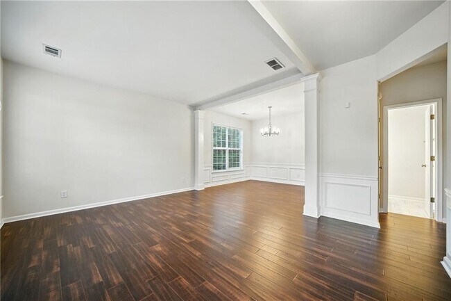 Building Photo - 215 Friars Head Dr NE