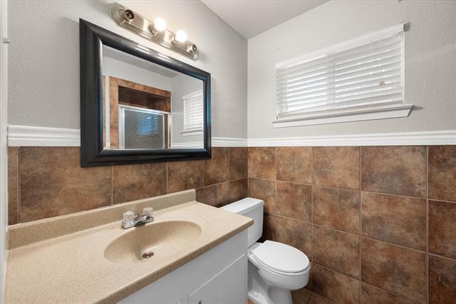 Building Photo - 703 Timberline Dr