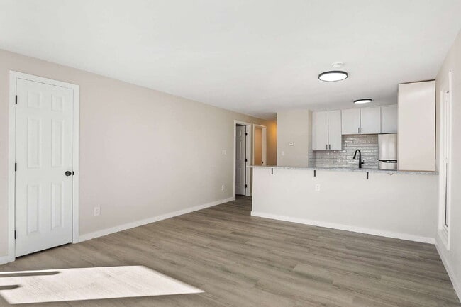 Building Photo - 2406 Pattison Ave
