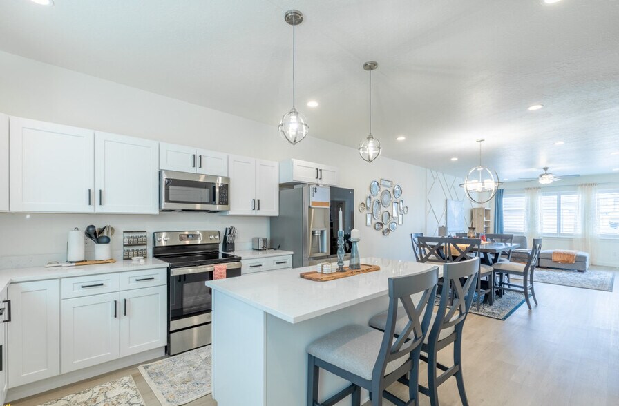 Building Photo - 408 S 680 E