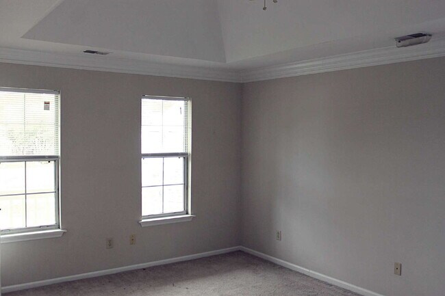 Building Photo - 4BD Home in Heart of Mt. Pleasant- Center Lake